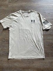 Under Armour UA Freedom Shirt Tan Desert Flag Logo Loose Medium HeatGear US Flag
