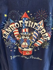 Buc-ees Large Land Of The Free Blue 4th Of July T-Shirt Fireworks Patriotic EUC