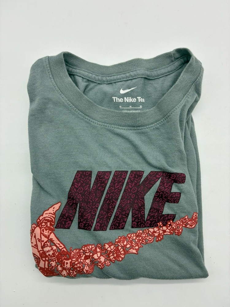 Nike Shirt Mens M Gray Maroon Pink Floral Gnome Graphic Sportswear Tee – 1 PC