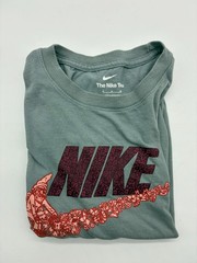 Nike Shirt Mens M Gray Maroon Pink Floral Gnome Graphic Sportswear Tee – 1 PC