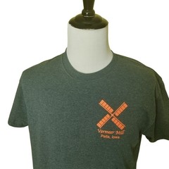 Vermeer Mills Pella IA Gray T Shirt Size Large Gildan Ultra Cotton – Light Spots