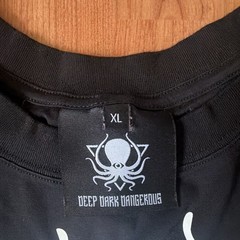 Deep Dark Dangerous Octopus – Cotton Cropped Shirt XL