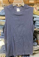 Lot of 2 – JERZEES Men’s Sleeveless/Muscle T-Shirts, S (34-36), 1-Navy & 1-Black