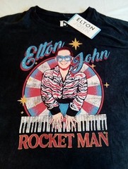 New ELTON JOHN / ROCKET MAN Retro Trendy Graphic T-Shirt Concert – MEDIUM Shirt