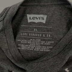 Levi’s Men’s Graphic Red Foil Logo T-Shirt – Size XL – Gray – Classic Americana