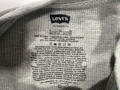 Levi’s Men’s Gray Waffle Knit Henley Long Sleeve T-Shirt Logo Buttons XL