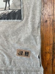 Star Wars The Mandalorian Concept Series Men’s S T-shirt Mando Extends His Hand