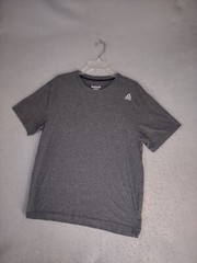 Reebok Mens Shirt Medium Gray Short Sleeve Crewneck Solid Casual Logo Pullover