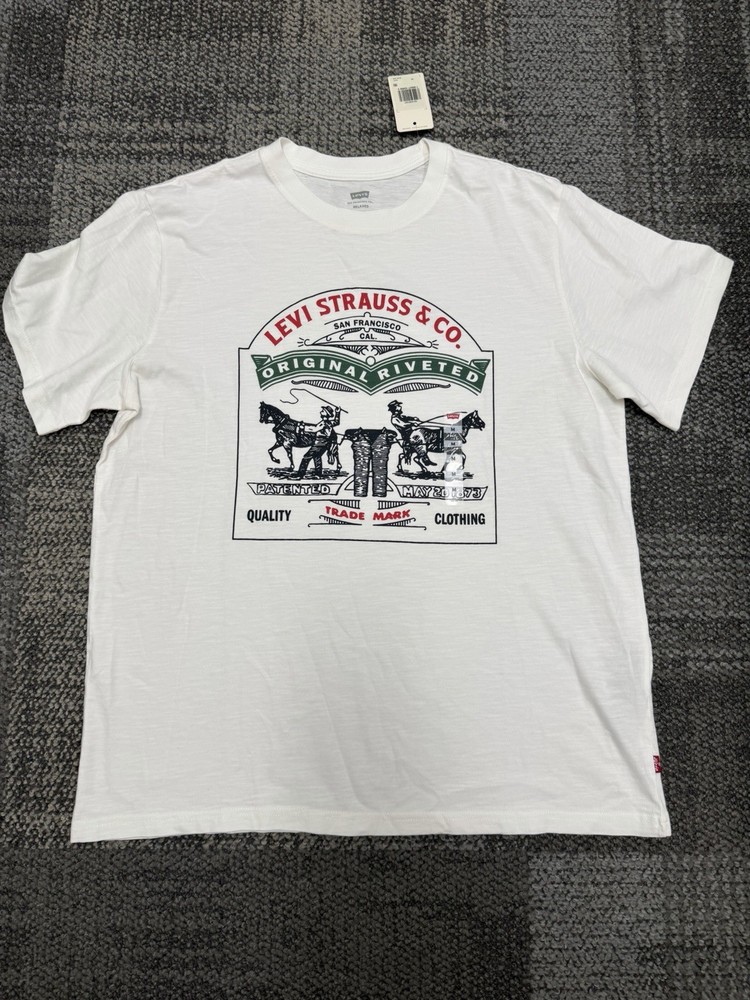 Levi’s Strauss & Co Graphic T Shirt Men’s Medium original riveted