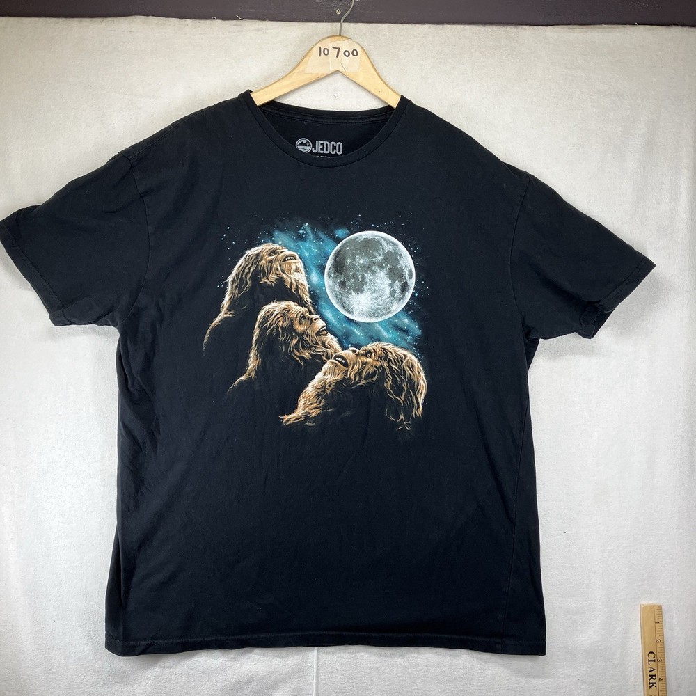 Mens Sasquatch T Shirt 2XL 3 Bigfoot Laughing At The Moon JedCo Jeep All Cotton