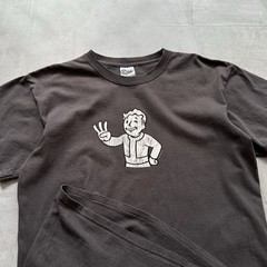 RARE Vintage 2008s Fallout 3 Promo T Shirt Vault Boy Game Playstation