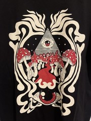 NWT Brooklyn Vertical Men’s Medium Black Mushroom Psychedelic Tee NWT