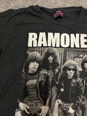 RAMONES, RAMONES 1-2-3-4 CLOTHING CO. Size M SHORT SLEEVE TEE SHIRT, EUC