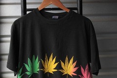 Vintage 90s tri-color pot leaf Mosquito Head Mens BLK T-Shirt