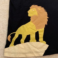 Disney Lion King Uniqlo Lot of 2 T-Shirts Mens Size M Black Gray Simba Scar King