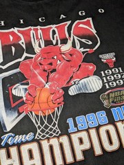 VINTAGE 90s CHICAGO BULLS BENNY THE BULL T SHIRT 4 TIME RAP TEE JORDAN RODMAN MJ