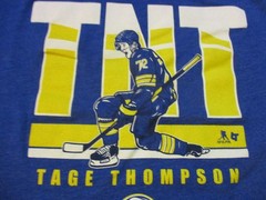 TAGE TNT THOMPSON #72 BUFFALO SABRES HOCKEY NHL T-SHIRT LG BISONS BILLS BRAVES