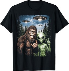 Bigfoot Alien Selfie Rock On Peace Sign Funny UFO Sasquatch T-Shirt