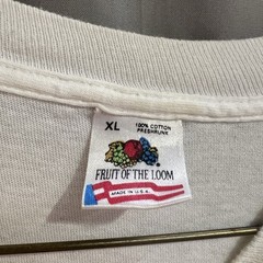 Art white graphic printed on a Fruit of the Loom brand shirt Size XL BR2281