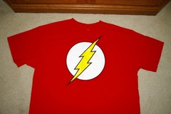 DC COMICS SHAZAM Men’s XL Short Sleeve Red Super Heroes Logo T-Shirt NEVER WORN!
