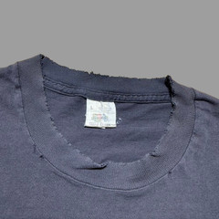 Vintage 80s Blank Minimalist Distressed Single Stitch Pocket T-Shirt – Large