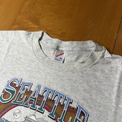 Lot 2 – Vintage 90s Seattle Washington Space Needle Rainer moon T-Shirt USA XL
