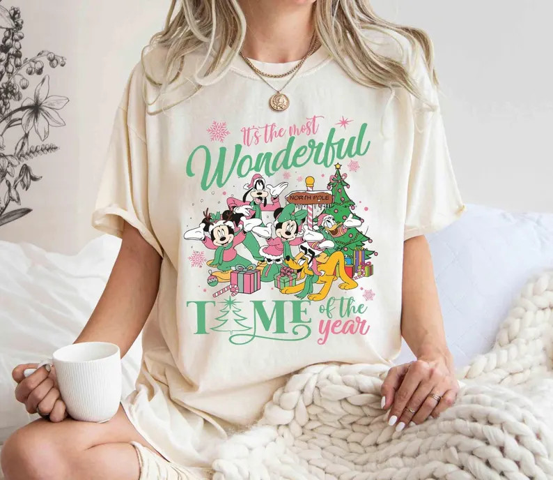 Disney Merry Christmas Mickey And Friends T-shirt Unisex1