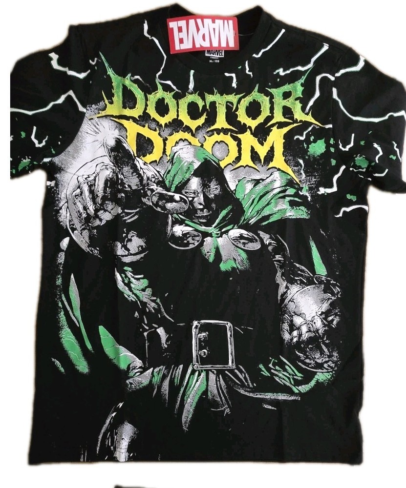 Marvel Doctor Doom Graphic Men’s T-Shirt Size (L) Masked Tyrant Comic Villain