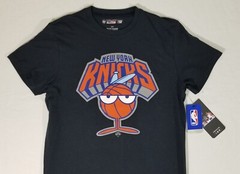 ’47 Brand NEW YORK KNICKS Global Artist Project Kevin Lyons Men’s T-Shirt Size S
