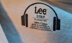 LEE JEANS WORLD TOUR Short Sleeve T-Shirt Vintage Design 100% Cotton Size S used