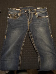 True Religion men’s Jeans Blue Denim Medium Wash Contrast Stitch Logo 5-Pocket