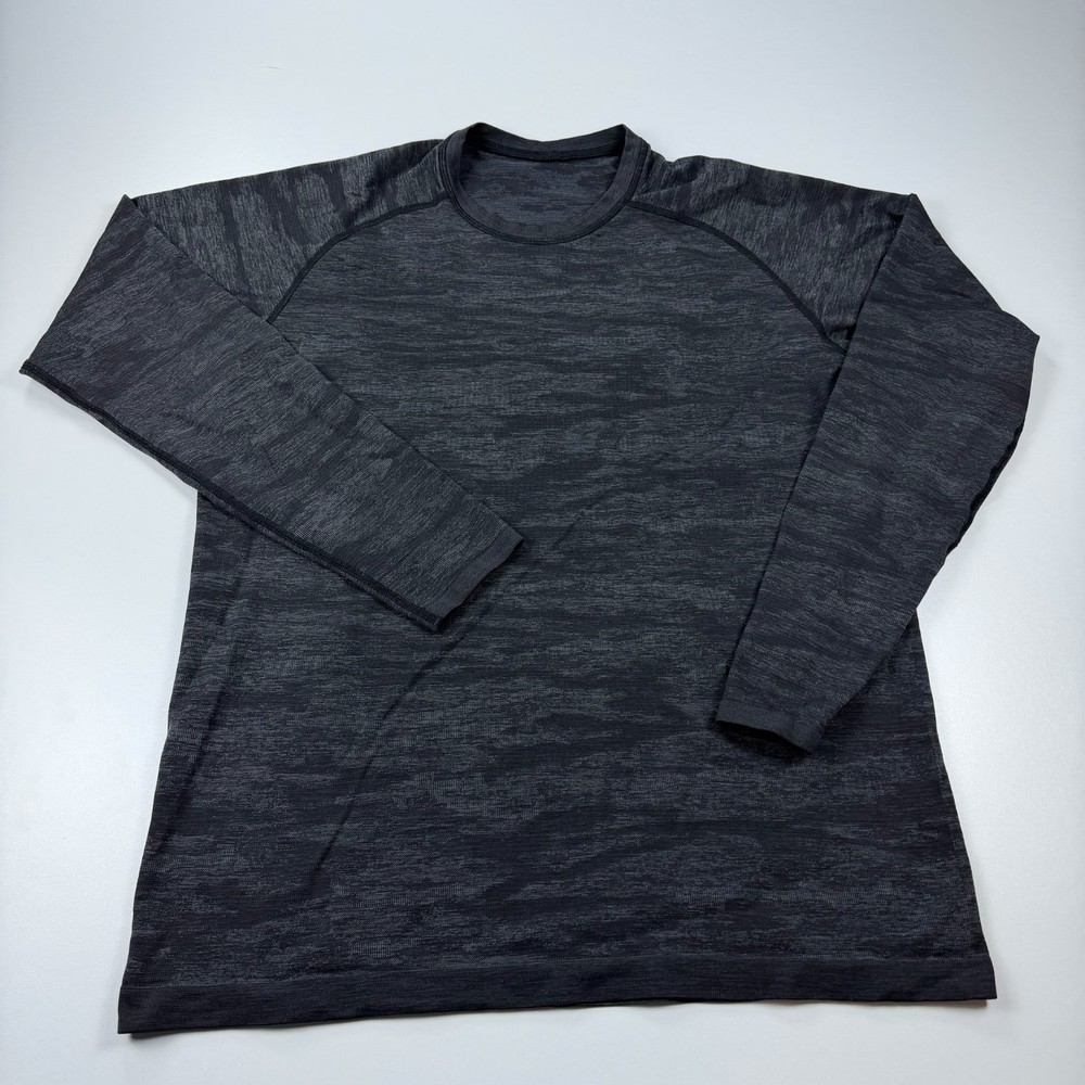 Lululemon Performance Shirt Mens Large Gray Crew Neck Lightweight Stretch