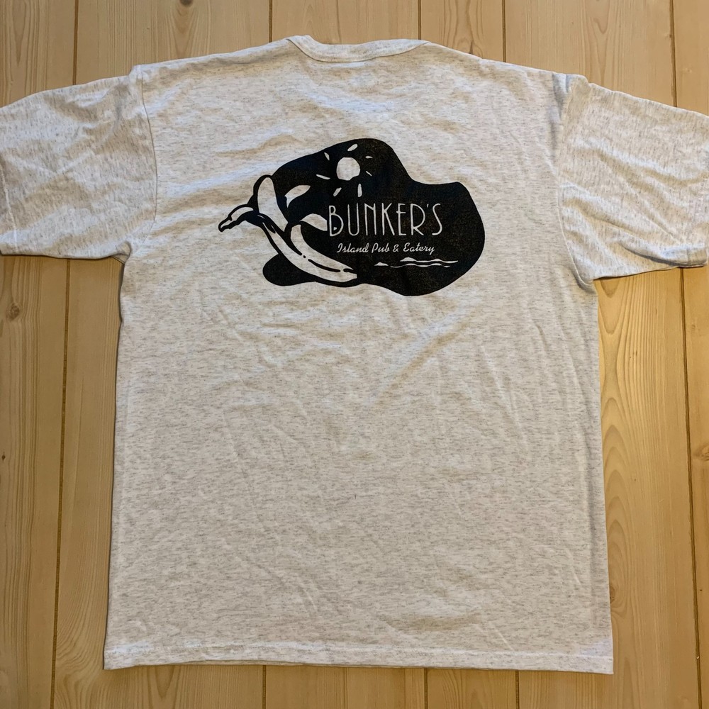 Vintage Sitzmarks Milwaukee WI Bunker’s Island Pub & Eatery Soffe T-Shirt Size L
