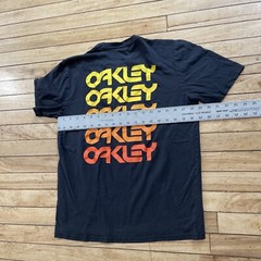 OAKLEY T Shirt Men M Black Orange Yellow Spellout Grunge Custom Sports Tee 38″