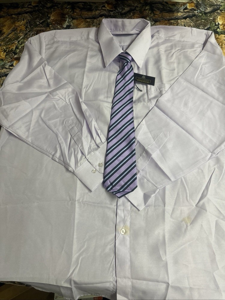 Shirt Men’s XL. Light Purple Dress Formal Shirt With Tie And Hankie.
