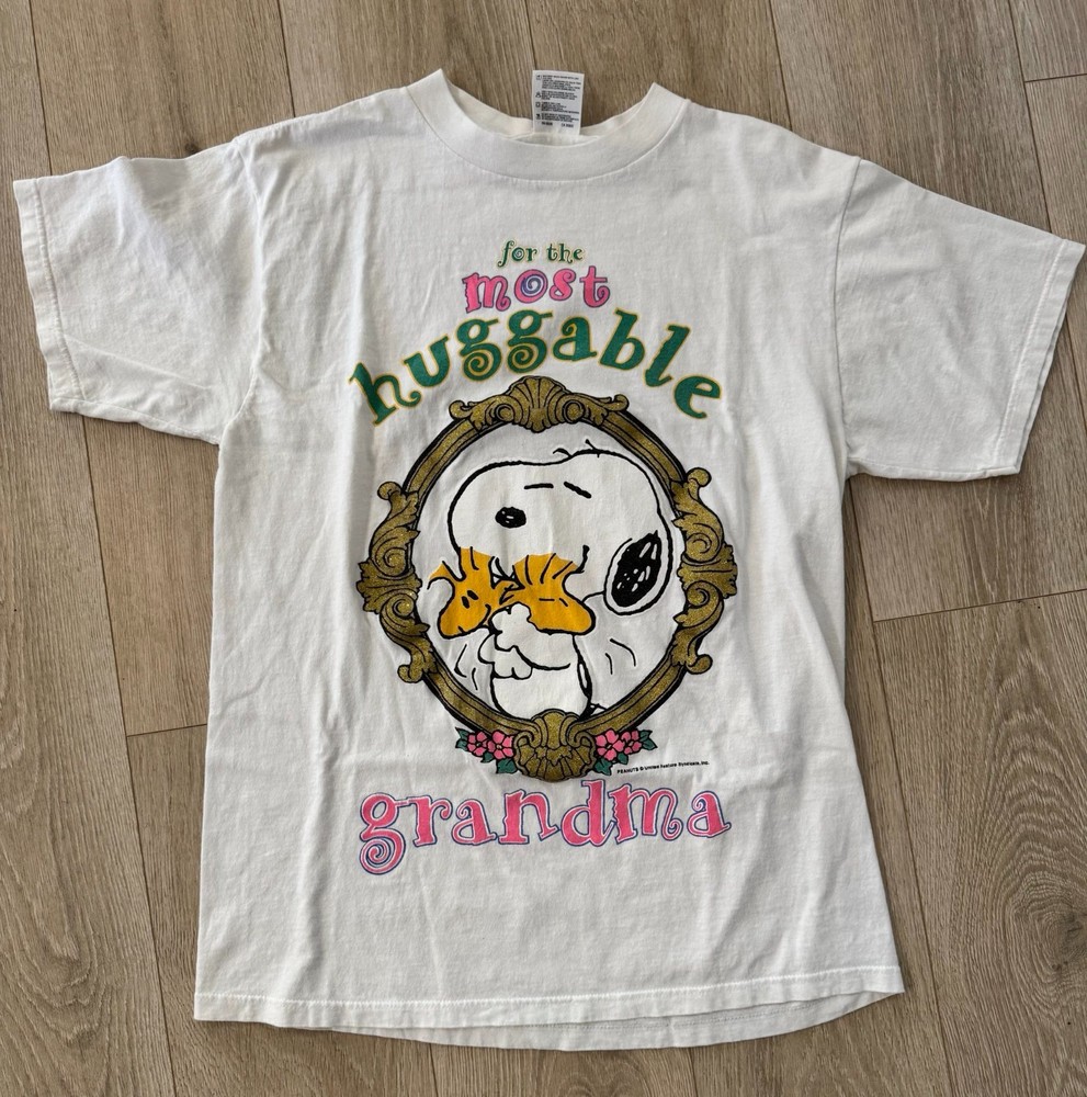 Vintage Snoopy Woodstock ‘For the Most Huggable Grandma Tultex 100% Cotton Large