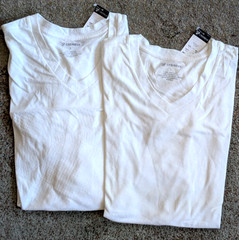 2 ~ Cremieux Men’s V-Neck T-Shirt White Short Sleeve Large Cotton Blend NWT