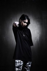 ByTheR ProjectR Mens Black White Cross Hand Painted Graphic T-Shirt Loose Fit