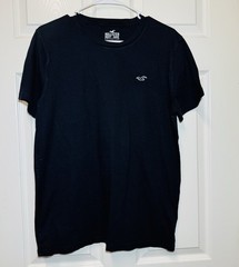 Hollister Men Must Have Collection T-Shirt. Black With Embroidered Logo. Size M
