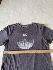 Ultimate Direction Men’s Casual Tee Size Large gray trail running casual shirt