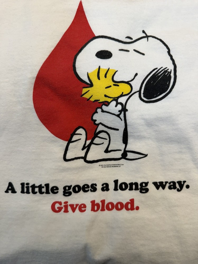 Large T-shirt , American Red Cross White Snoopy Peanuts Blood Drive Graphic Tee