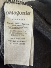 Patagonia Men’s M Gray Graphic Print Short Sleeve Tee