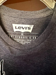 LEVI’S MEN’S GRAPHIC T-SHIRT XL NEW WITHOUT TAGS NAVY BLUE AMERICA’S ORIGINAL!!