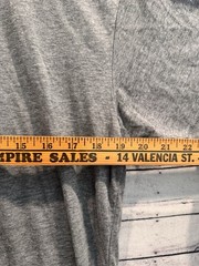 Vuori V1 Logo Shirt Mens Sz L Gray Short Sleeve Crew Neck Tee V925