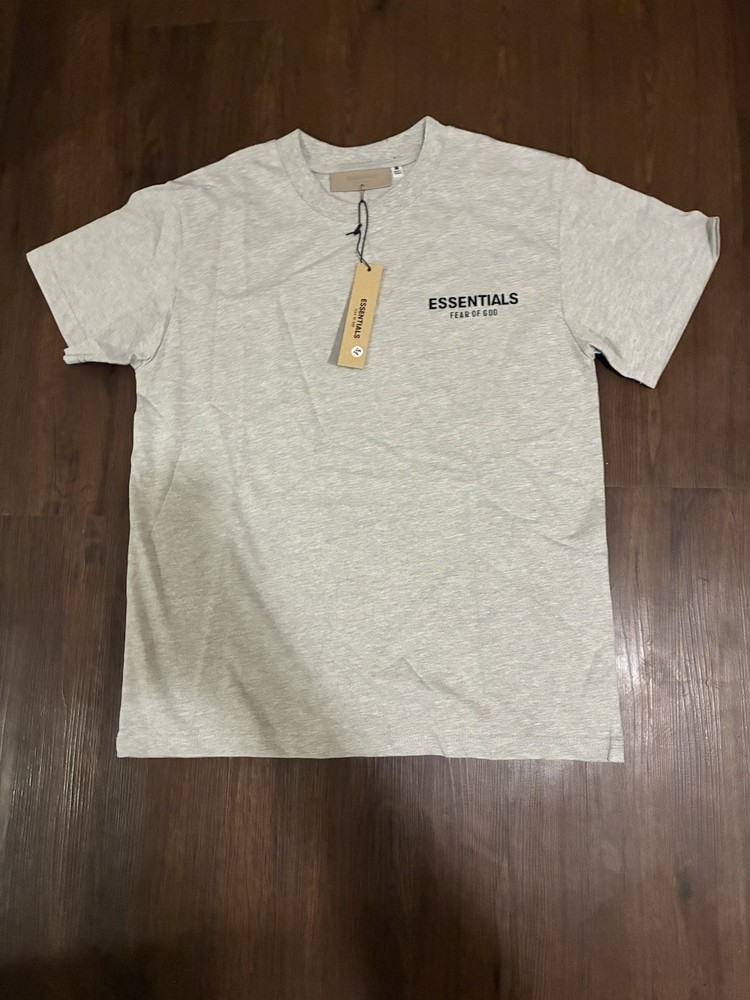Essentials Fear of God Men’s L Gray Cotton Crew Neck Short Sleeve Logo Tee