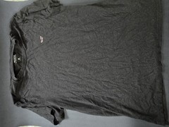 Hollister Must-Have Collection Men’s Gray Solid Logo Crew Neck T-Shirt M