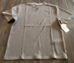 Vuori Short Sleeve Lightweight Tech Waffle Tee – Relaxed Fit Medium Bark NWT