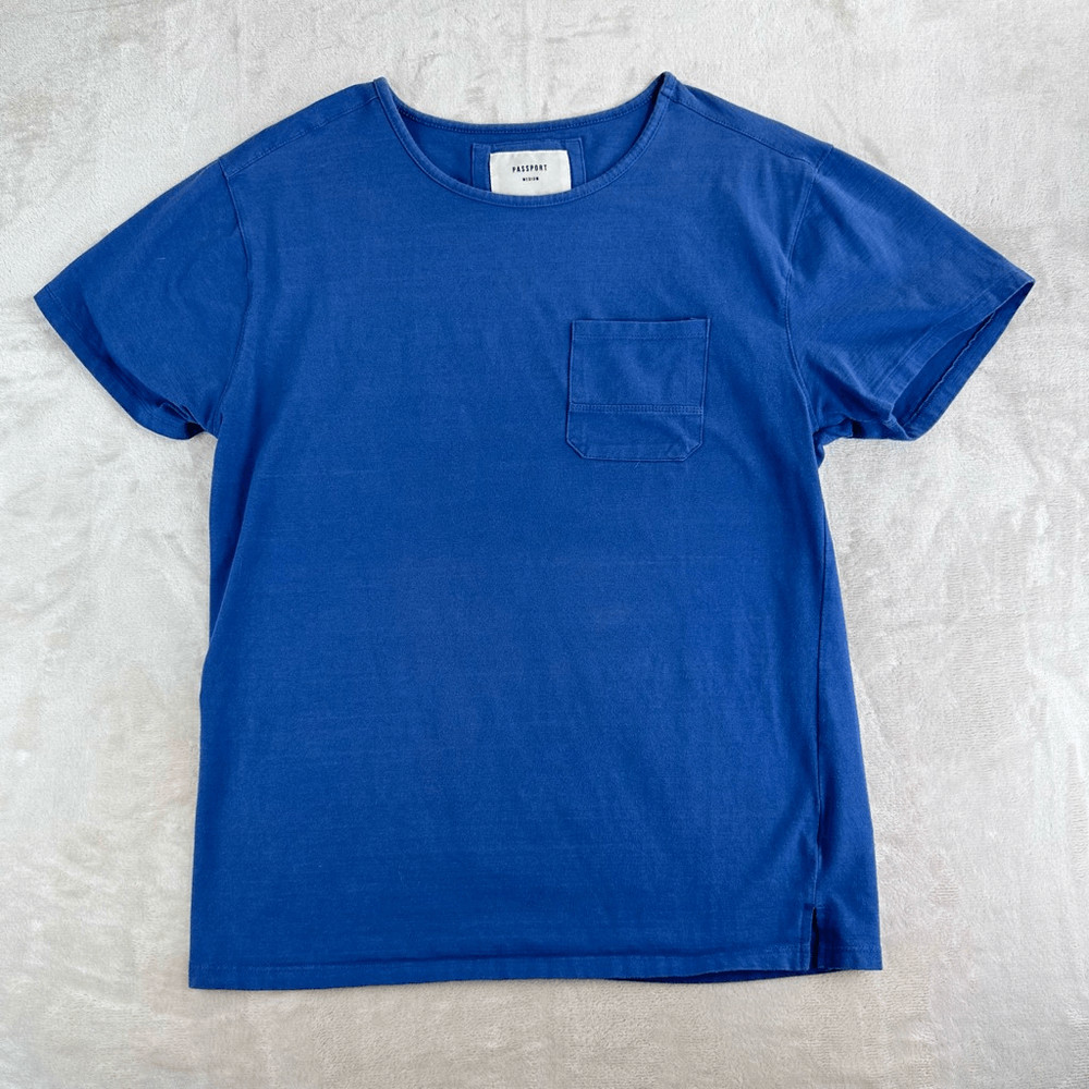 PASSPORT Shirt Mens M Blue Heavyweight Comfort Stretch Travel Pocket Tee
