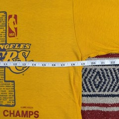 VINTAGE 1982 Los Angeles Lakers World Champs Shirt Large L NBA Magic Kobe Kareem