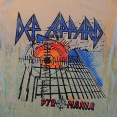 Licensed DEF LEPPARD Pyromania Spellout Graphic Acid Wash Tshirt Mens Small